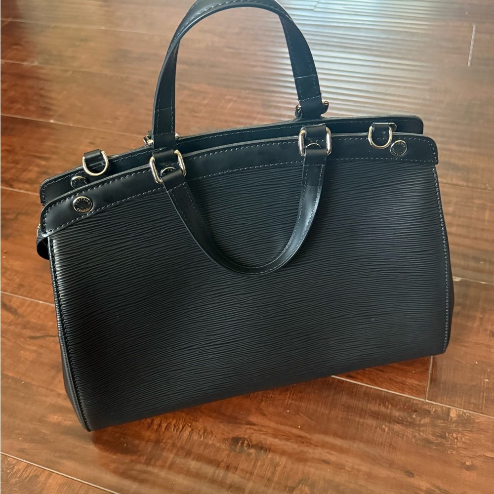 Louis Vuitton Brea MM Epi Leather Noir Black Silver